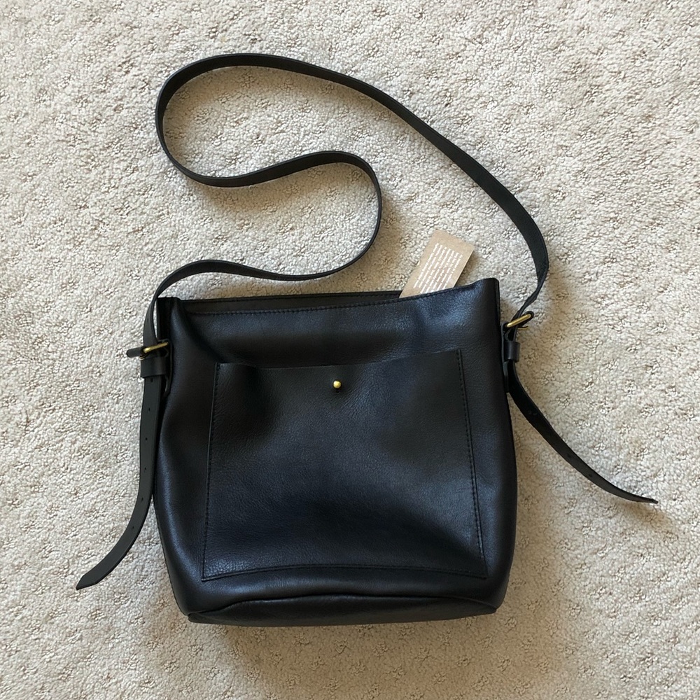 Madewell the transport bucket bag in black